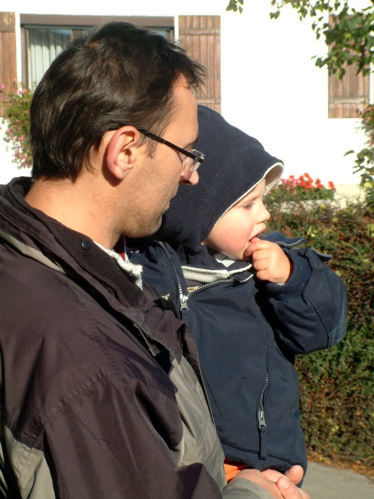 brotbacken_andi_und_marek.jpg - Andi und Marek schauen zu