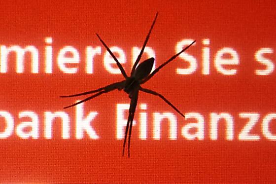 damenfeindlicher_geldautomat_detail.jpg