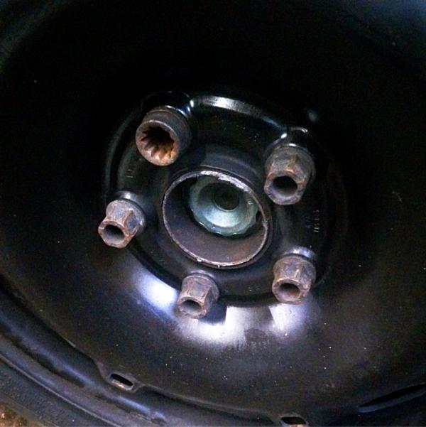 radschraube_vw.jpg